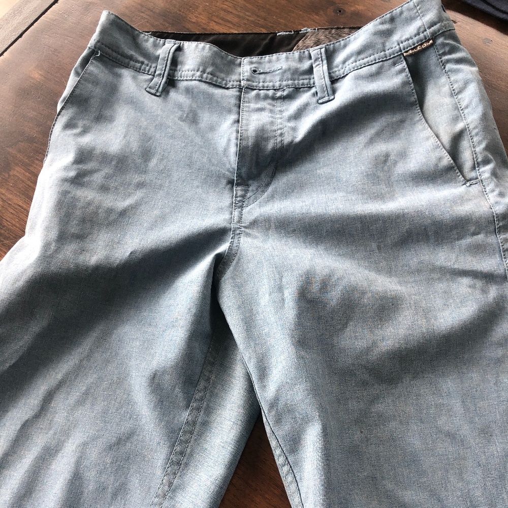 Volcom Boys 26 Surf and Turf Shorts, Blue